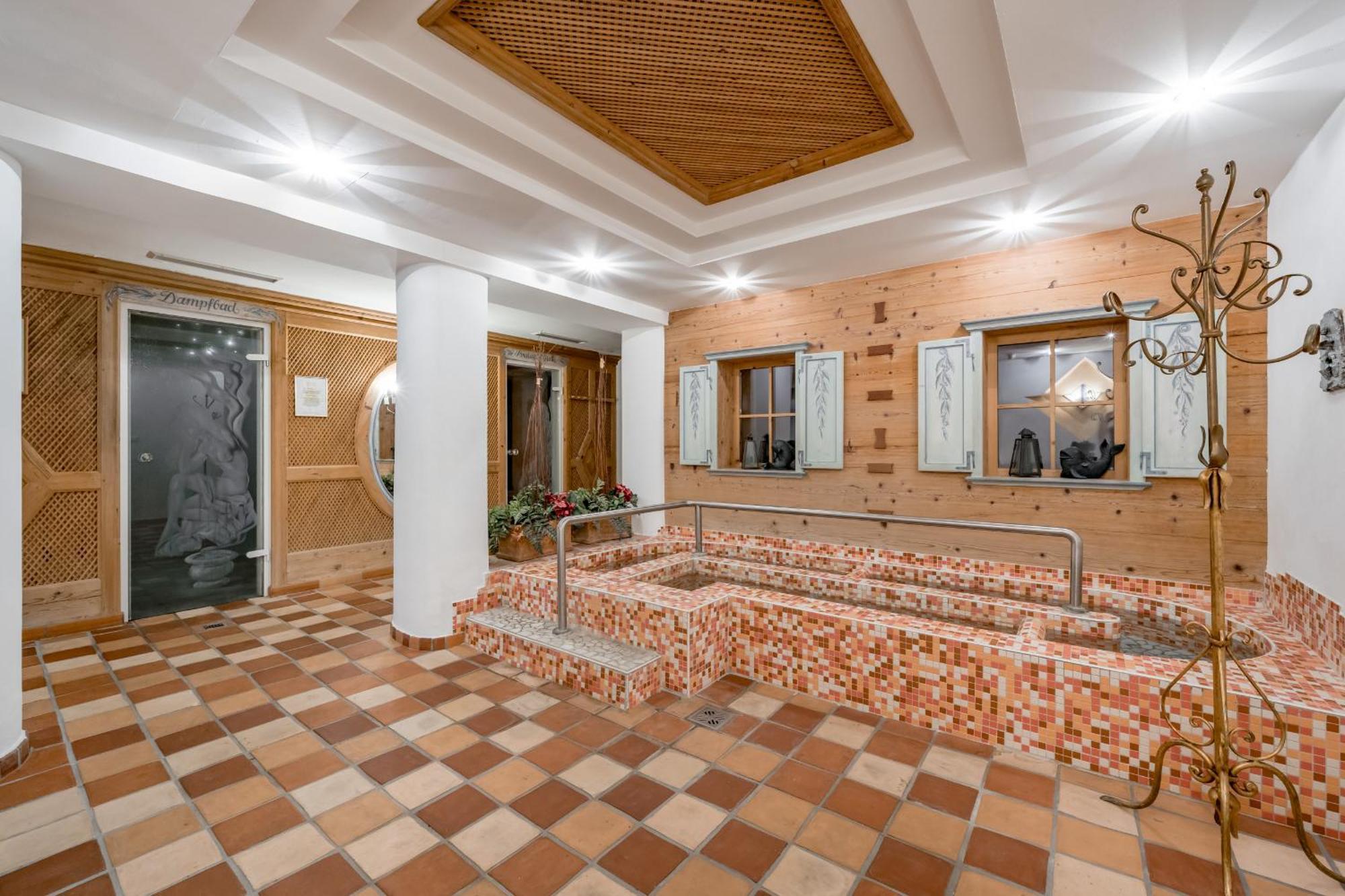 Wellness & Sporthotel Alpenhof Ehrwald Exterior photo